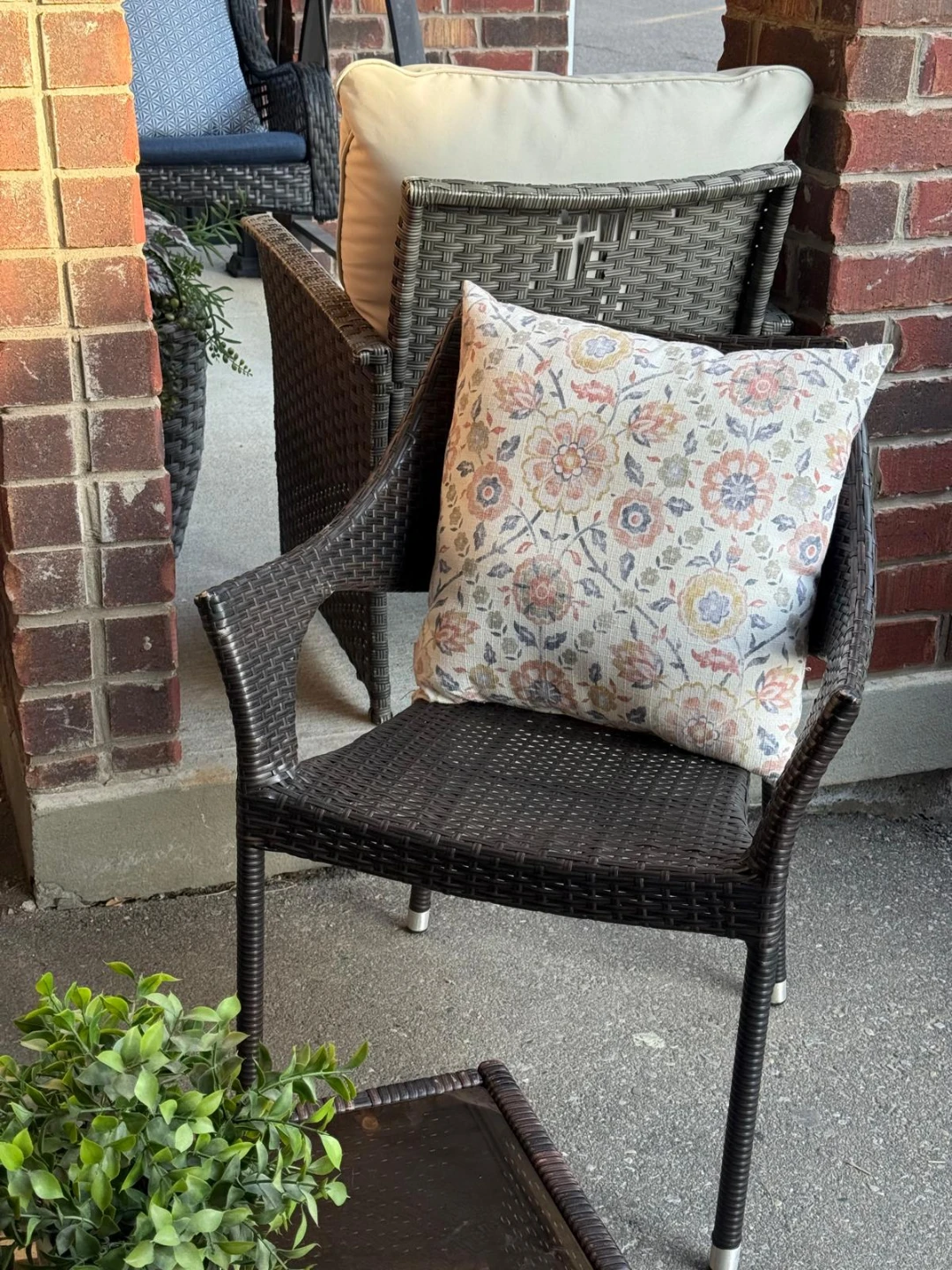 Patio furniture - photo 3