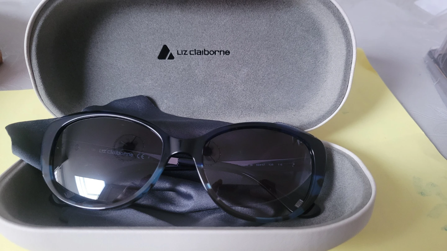 Liz Claiborne Women's Sunglasses - photo 2
