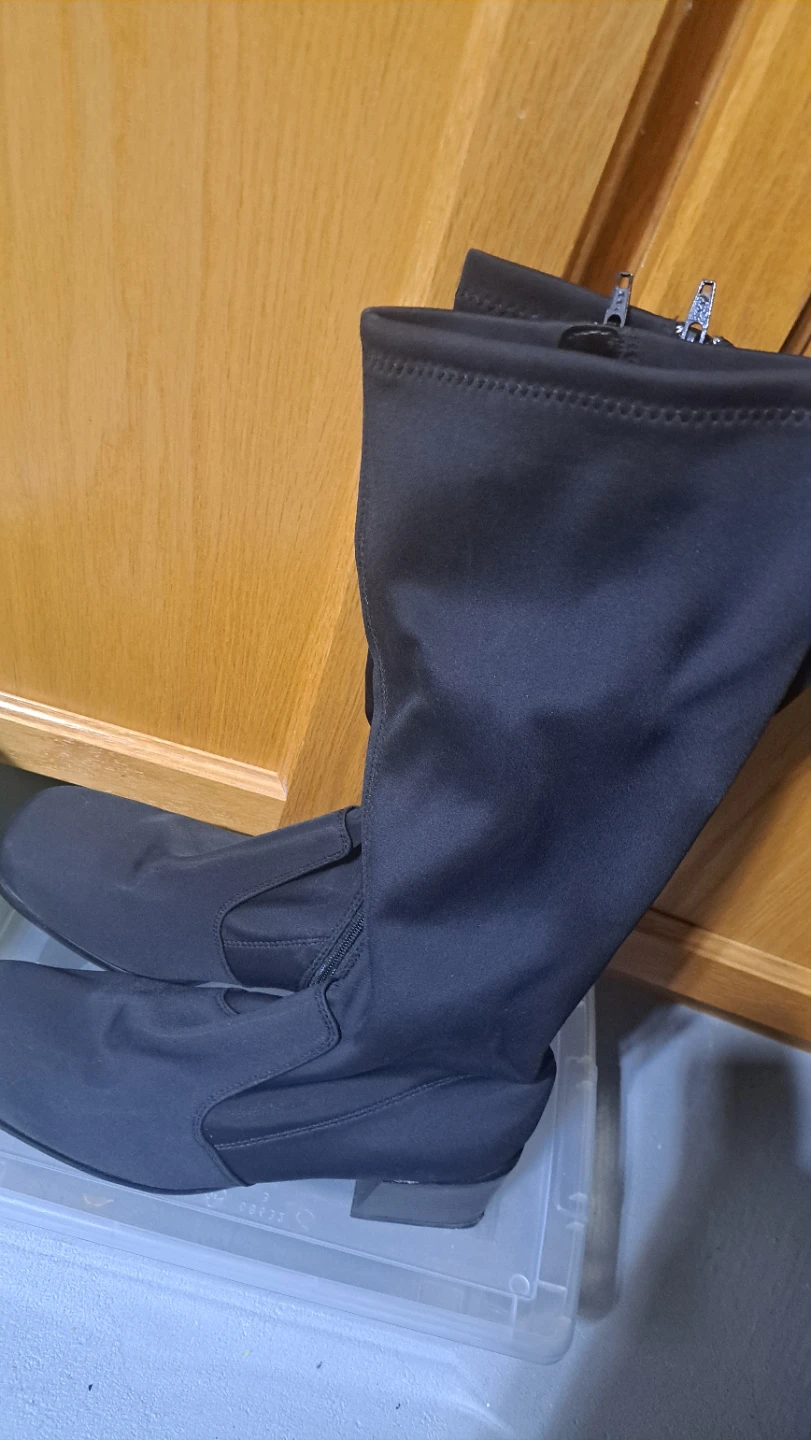 Black Knee-High Boots with Zipper - photo 2