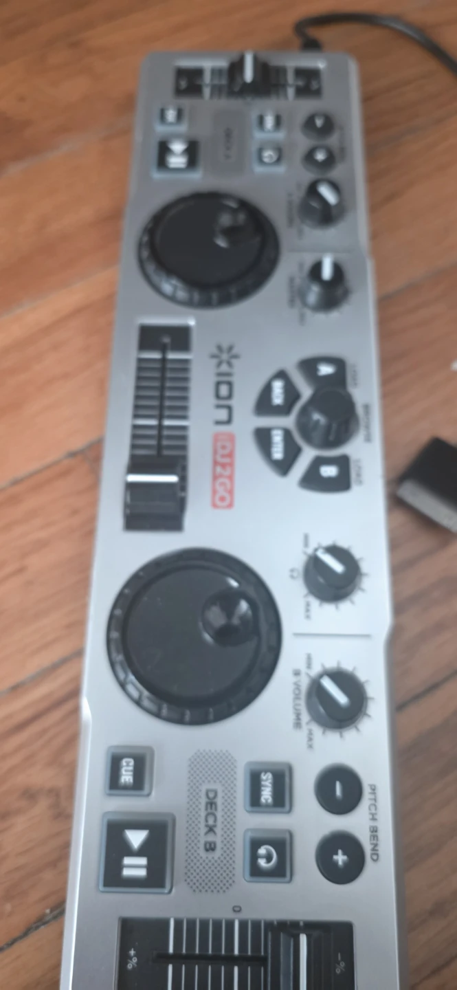 ION DJ 2 GO DJ Controller