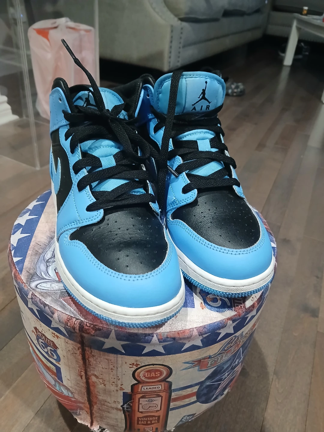 Nike Air Jordan 1 Mid SE 'Light Smoke Grey' Sneakers - photo 3