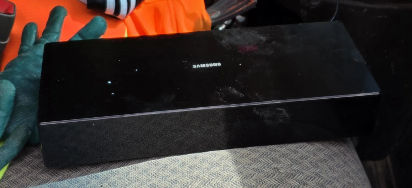 Samsung One Connect Box  One Invisible Cable Remote