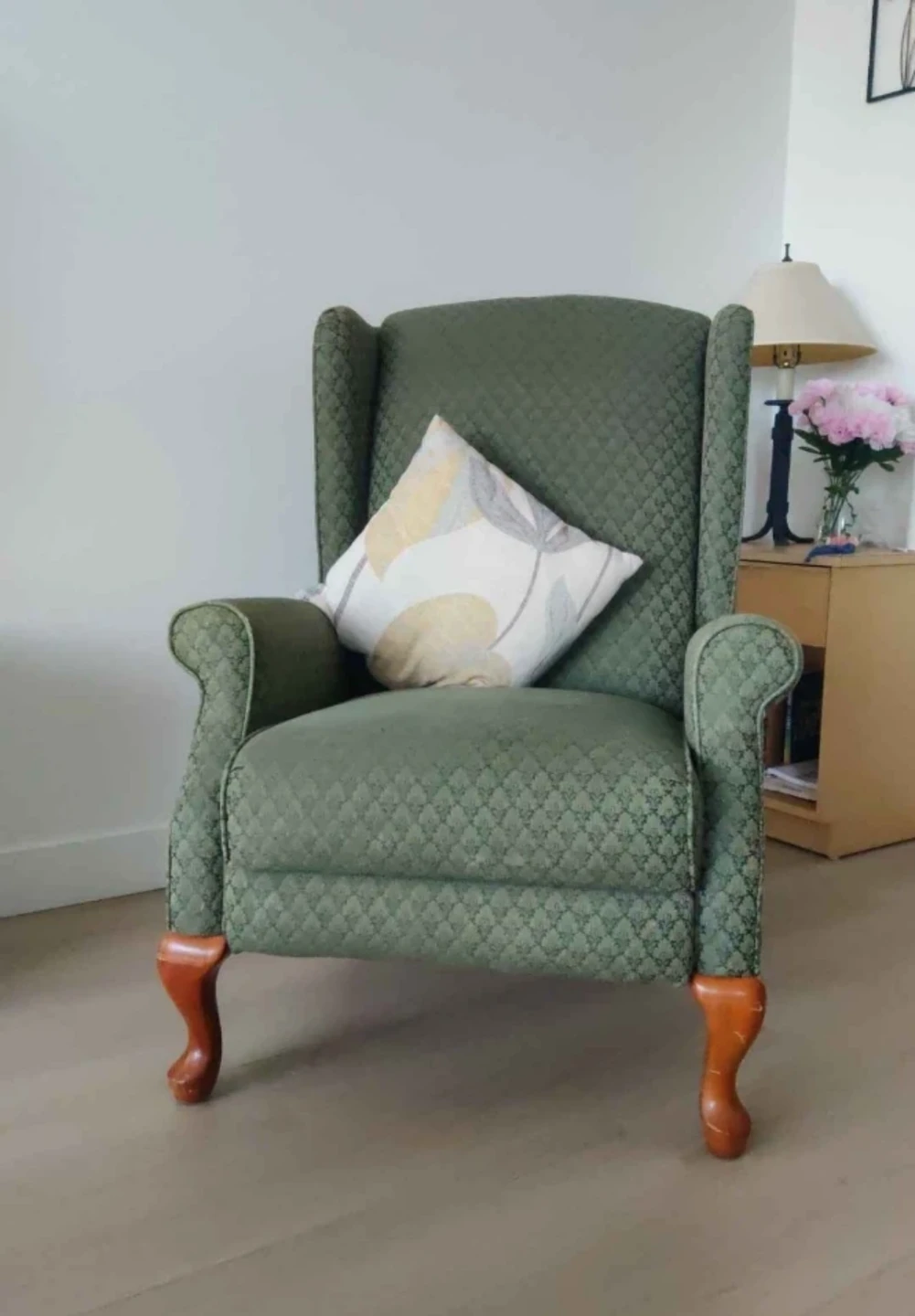Green Wingback Recliner Armchair - photo 3