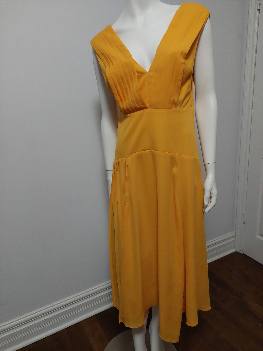 Topshop Marigold V-Neck Pleated Midi Dress - photo 2