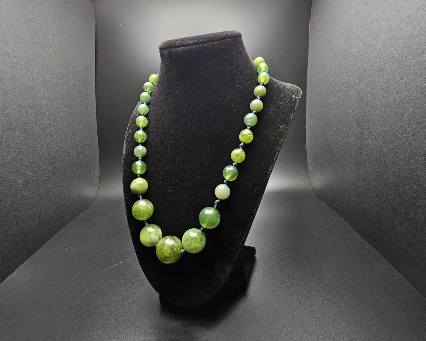 Pure jade hand design - photo 3