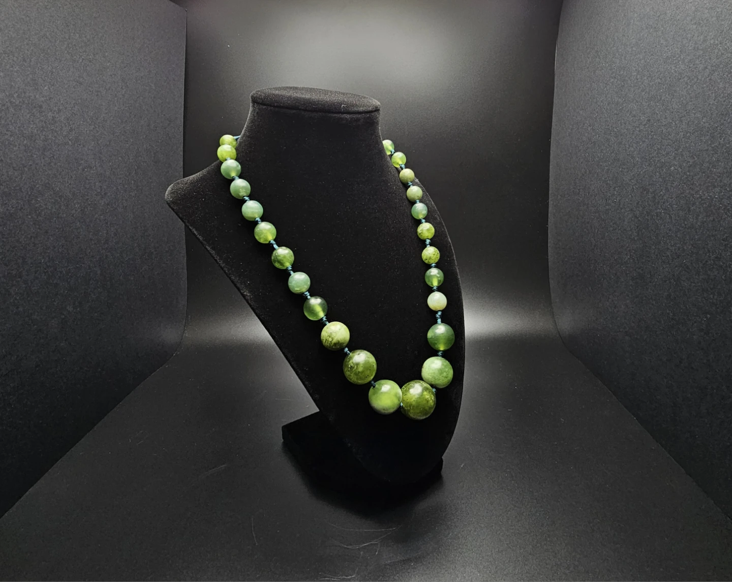Pure jade hand design - photo 4