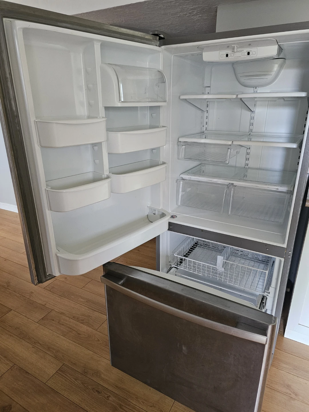 Brand new Amana stainless steel fridge - photo 3