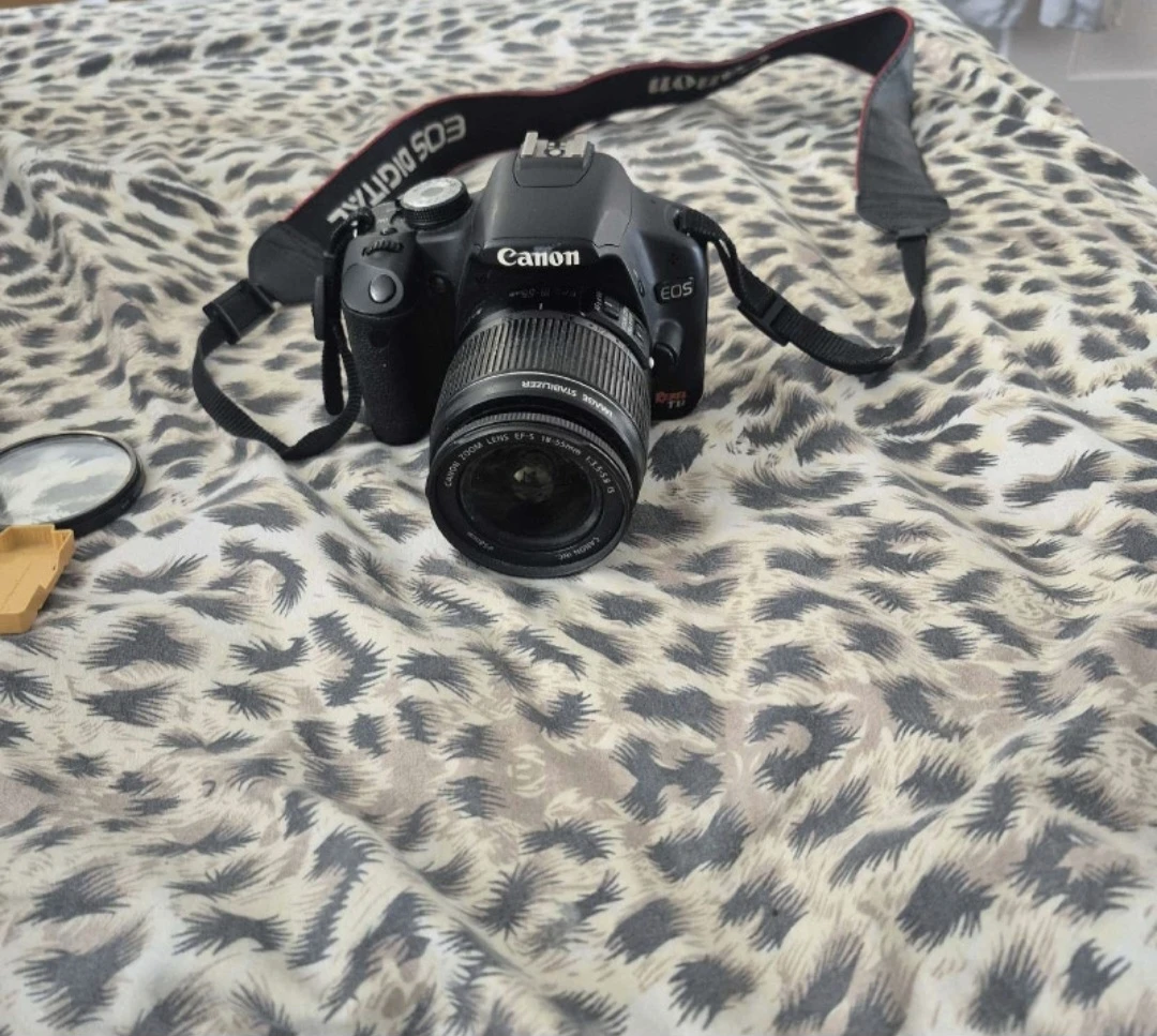 Canon EOS Rebel T1i DSLR Camera with Lens - photo 2