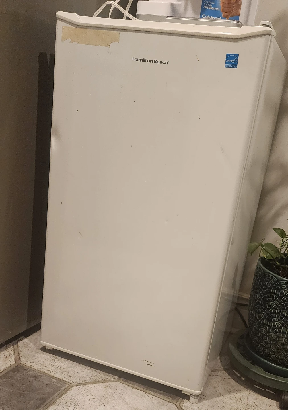 Hamilton Beach White Compact Refrigerator
