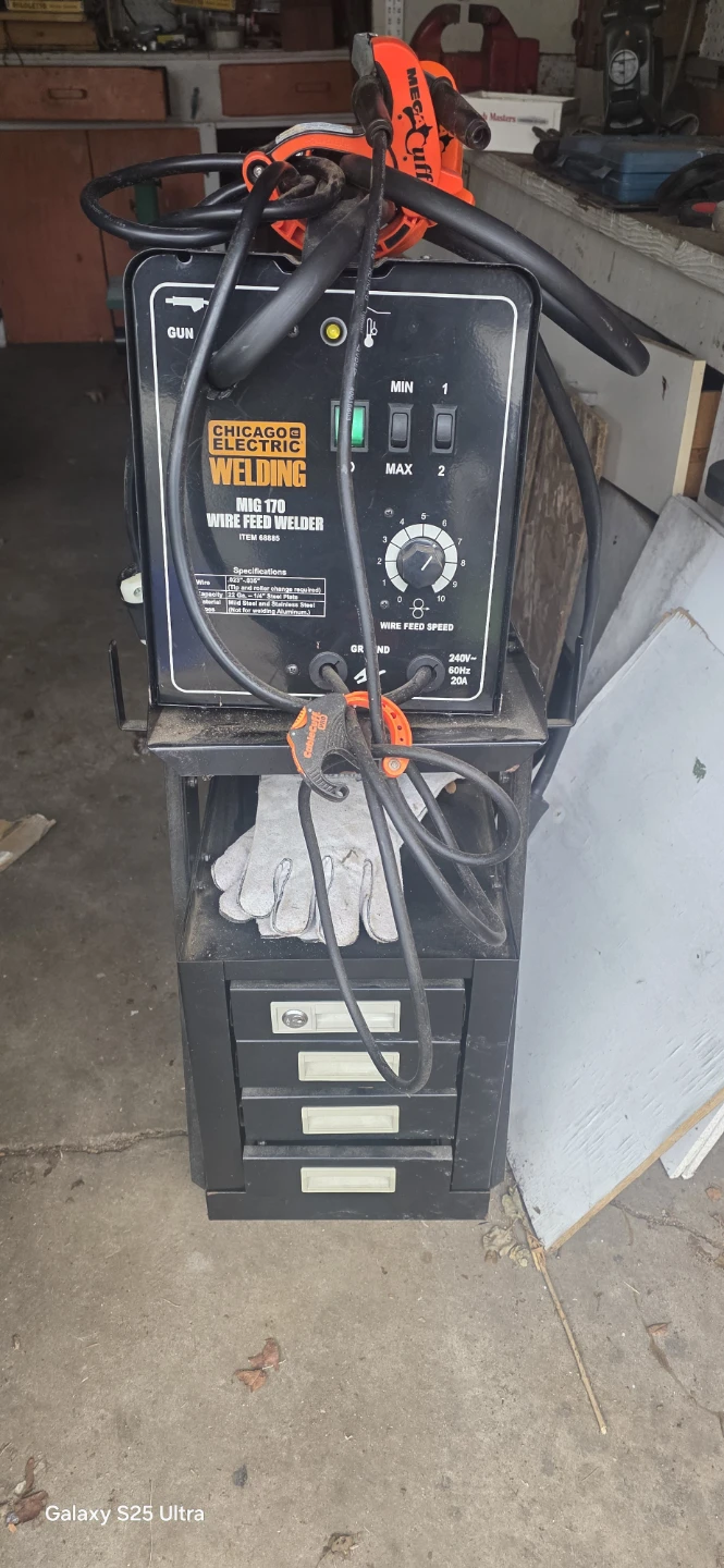 Chicago Electric MIG 170 Wire Feed Welder