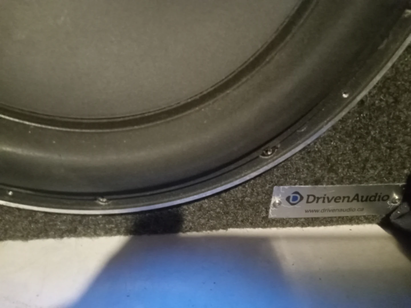 Hertz 12" Subwoofer in Enclosure - photo 2