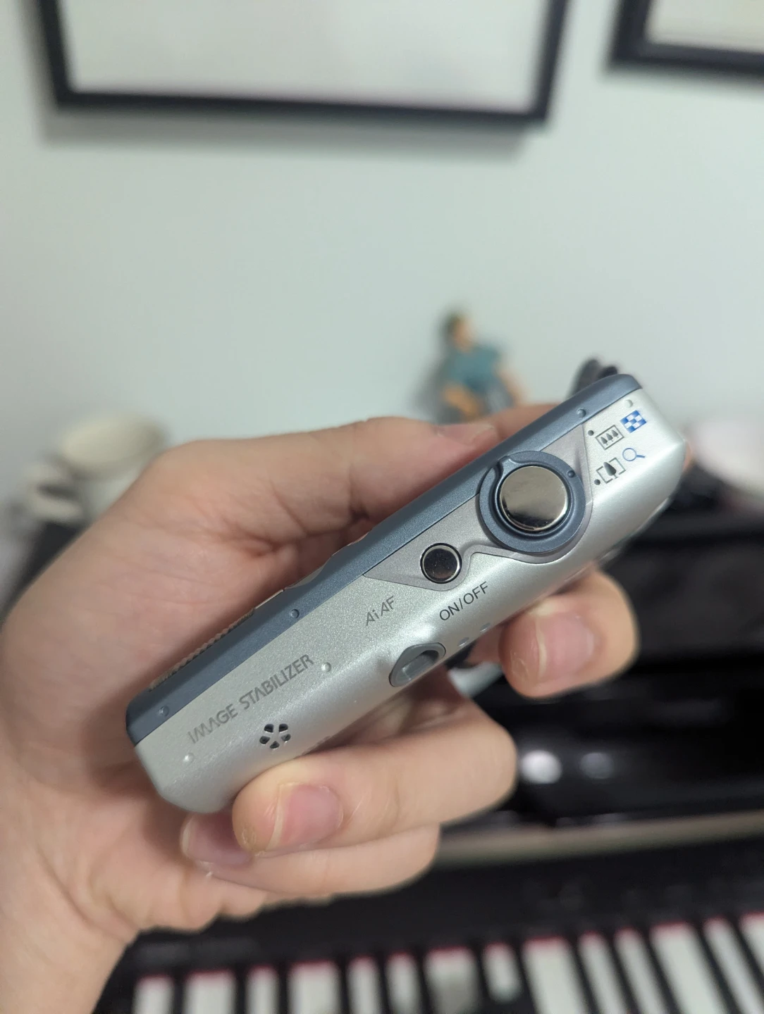 Canon PowerShot SD1200 IS Digital ELPH Camera - photo 2
