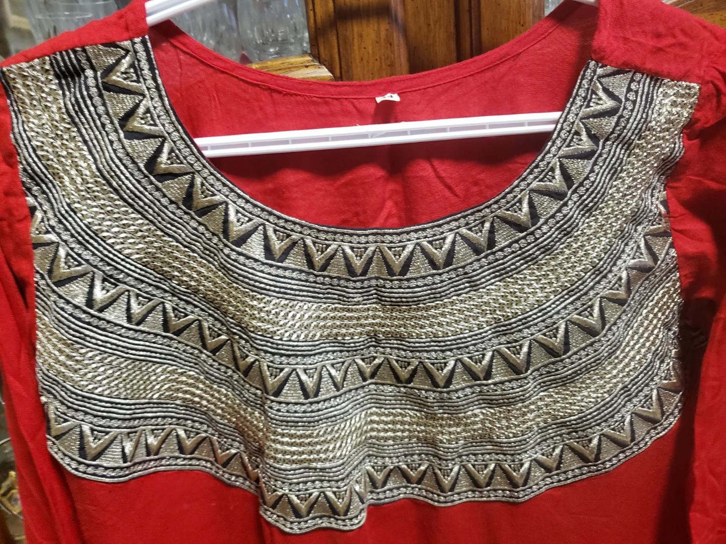 Red Kurti with Gold Embroidery Size 44 - photo 4