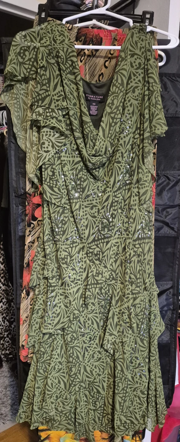 Signature by Robbie Bee Green Print Dress with Sequins