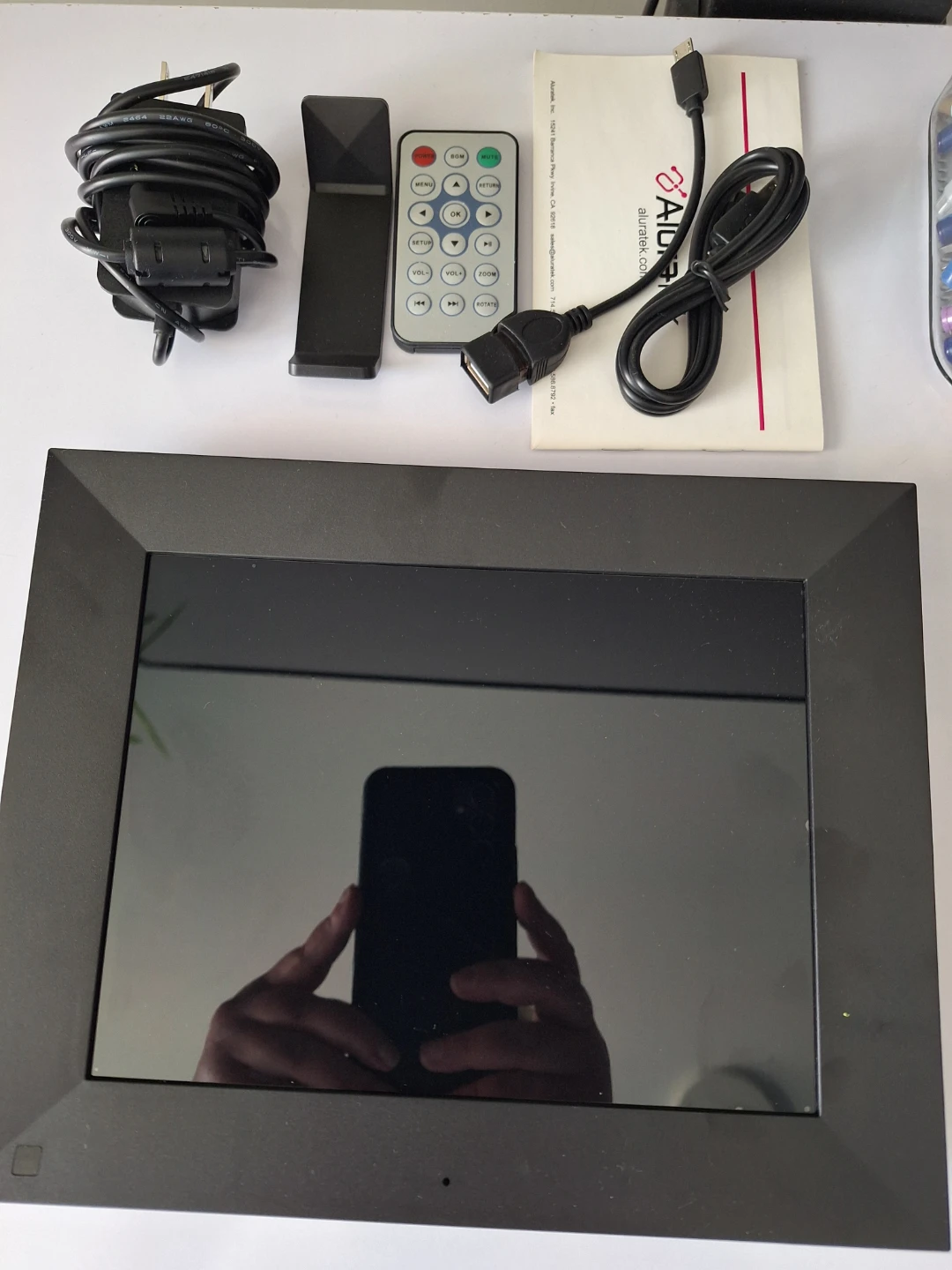 Aluratek 9" Digital Photo Frame **please read description**