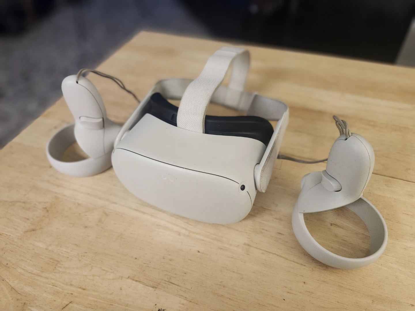 Meta Quest 2 (Oculus Quest 2) VR Headset - photo 2