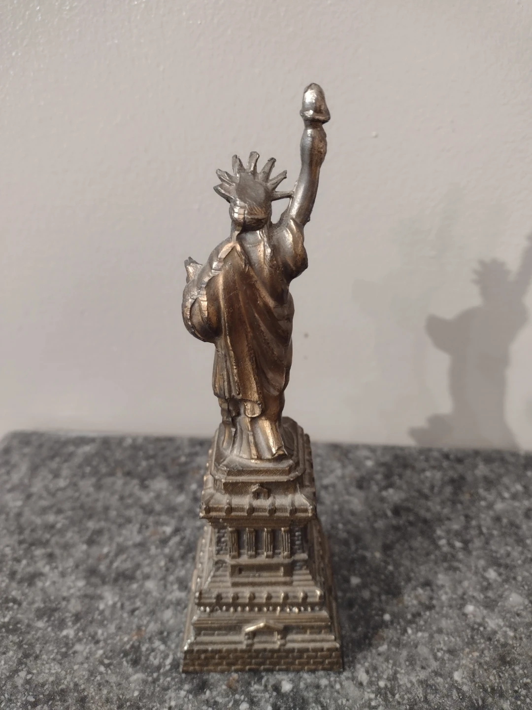 Statue of Liberty Thermometer Figurine - photo 3