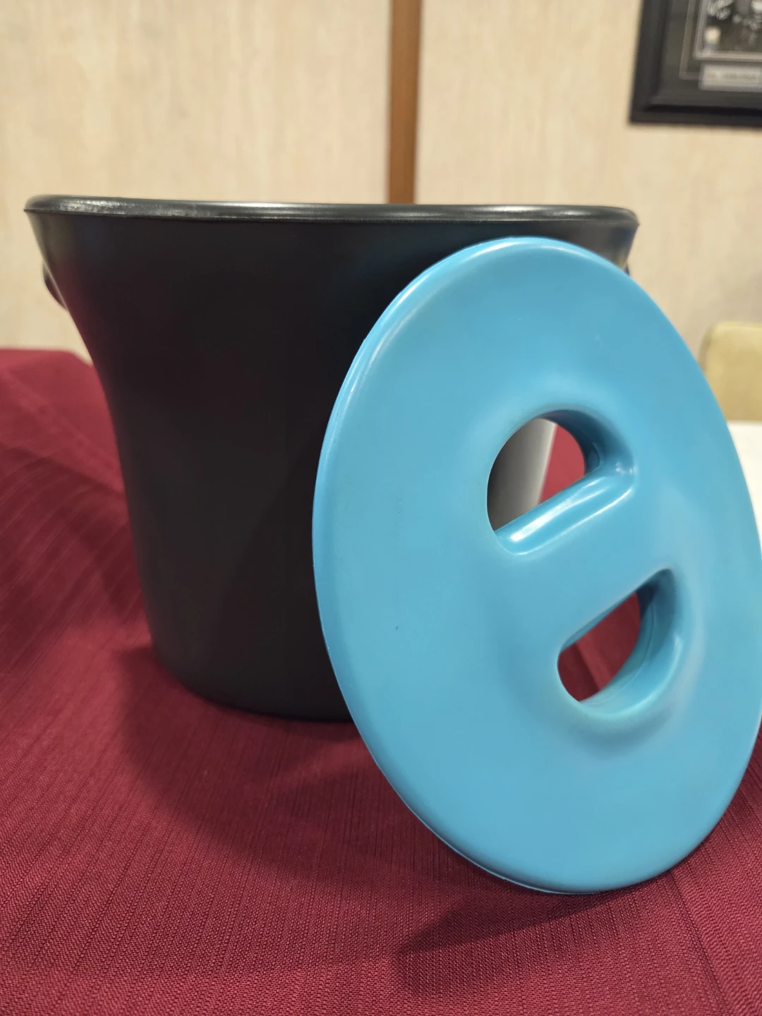 Grey Ice Bucket with Blue Lid - photo 3