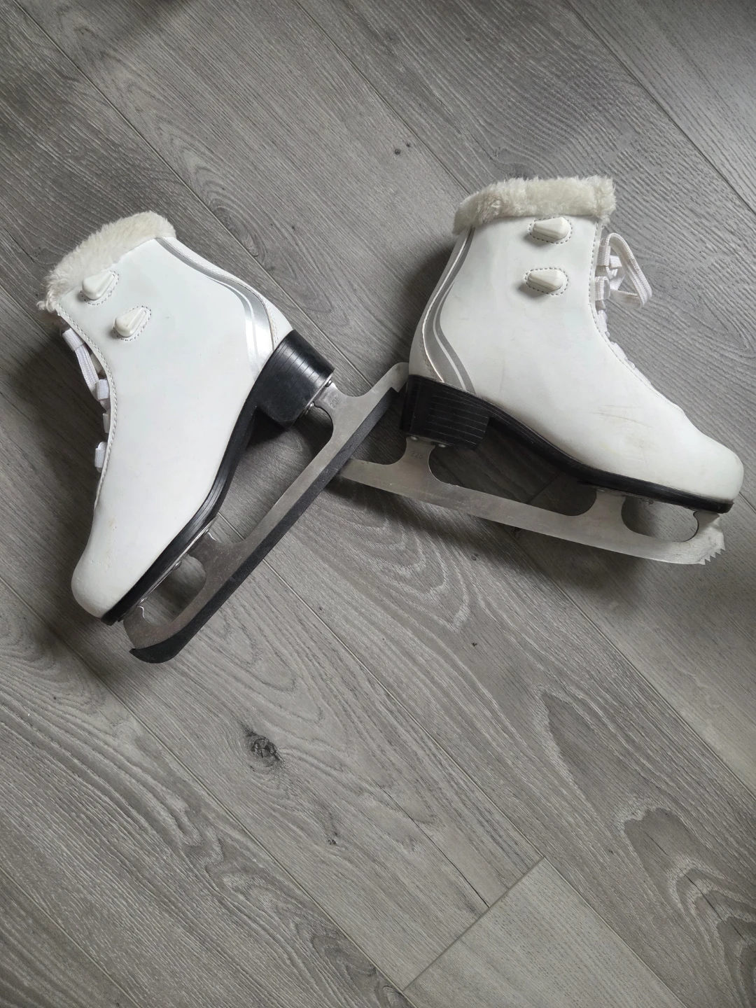 White Figure Skates - Size 3 - photo 3