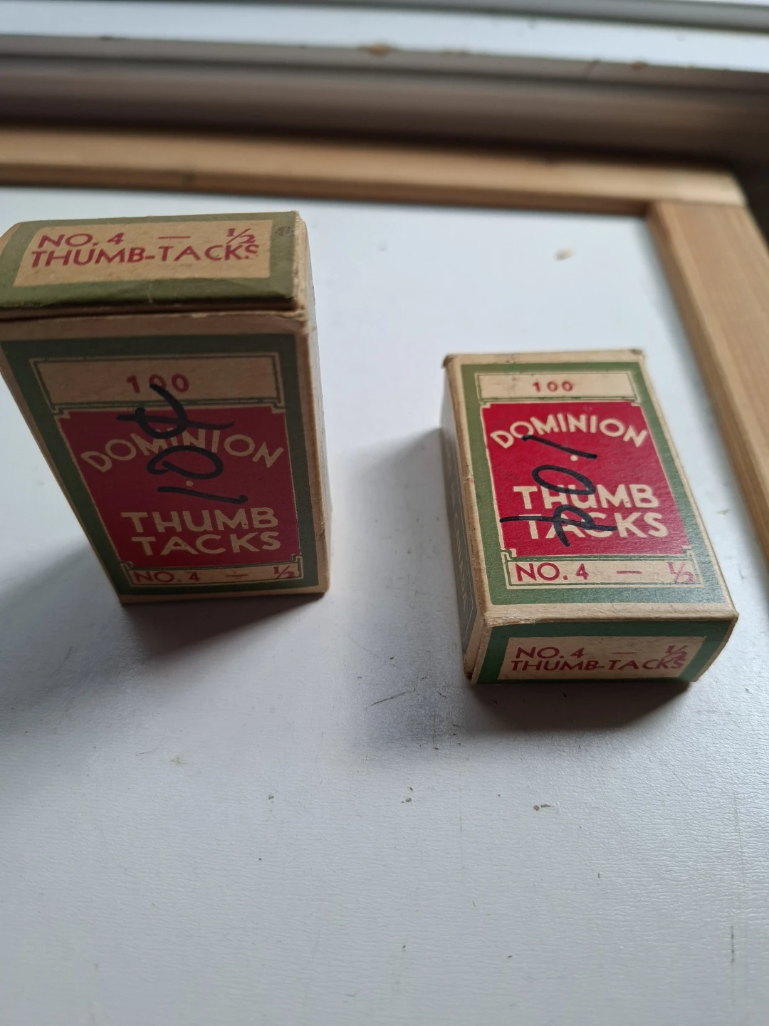 Old Canadian made Thumb Tacks No. 4 - 1/2 - photo 2