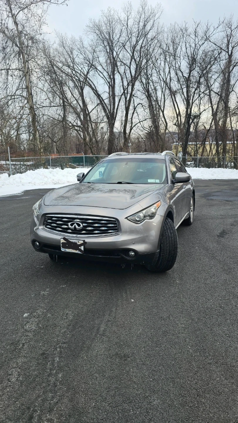 Infiniti FX35 SUV