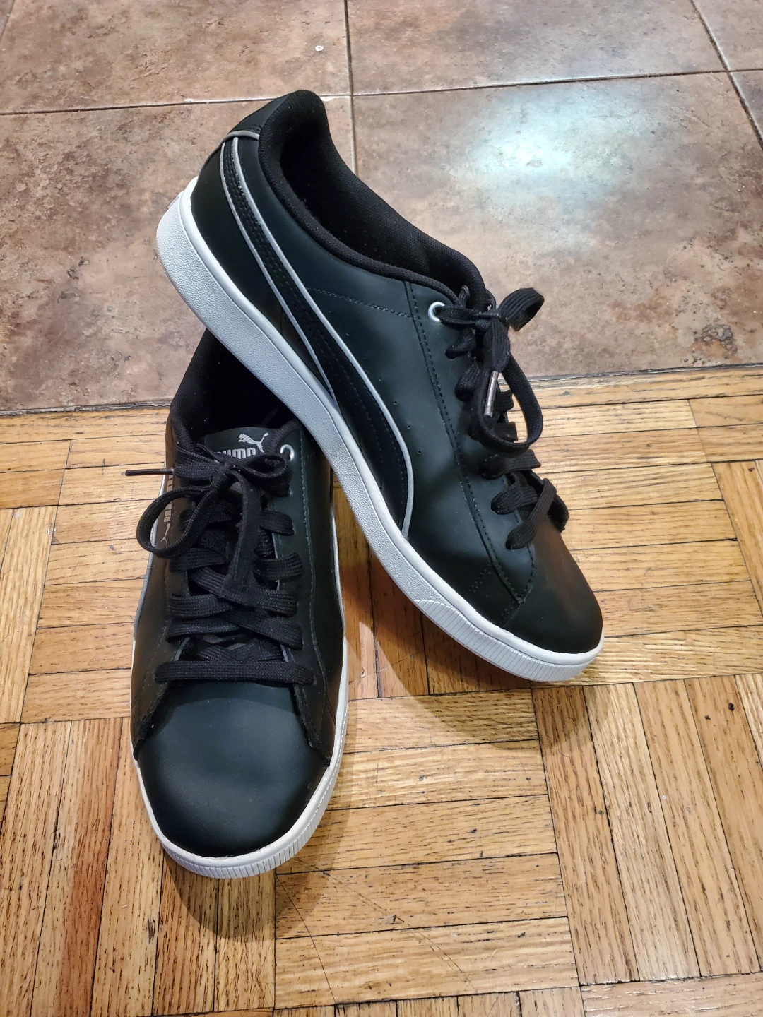 Men's/ Boys  Puma Shoes Size 10 - photo 2