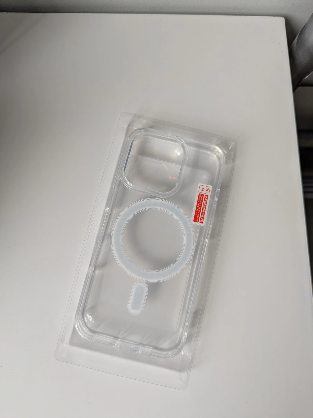 iPhone 16 Pro Magnetic Case + Screen protector - Brand new - photo 2