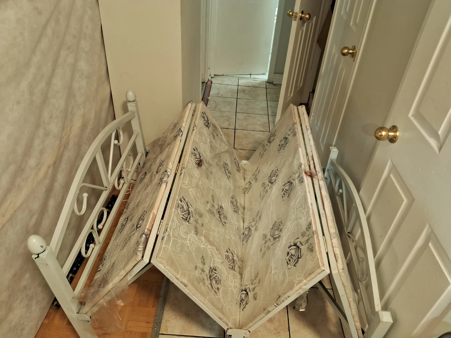 White Folding single Bed - photo 2