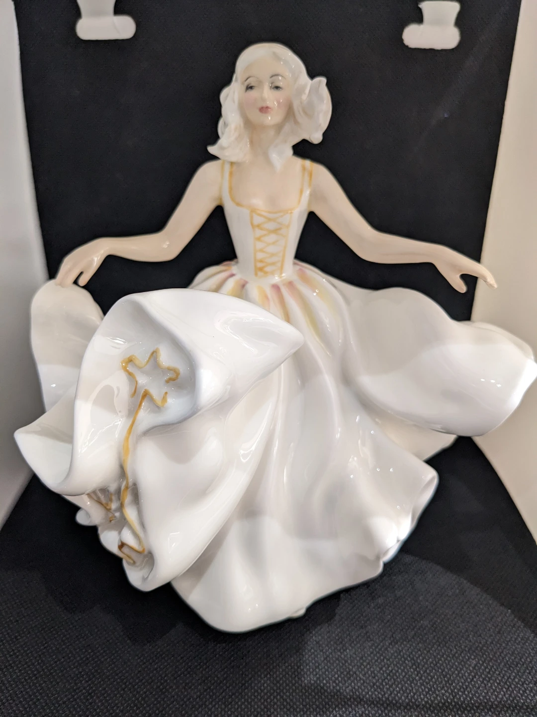 Royal Doulton Sweet Seventeen HN 2734 Vintage Figurine