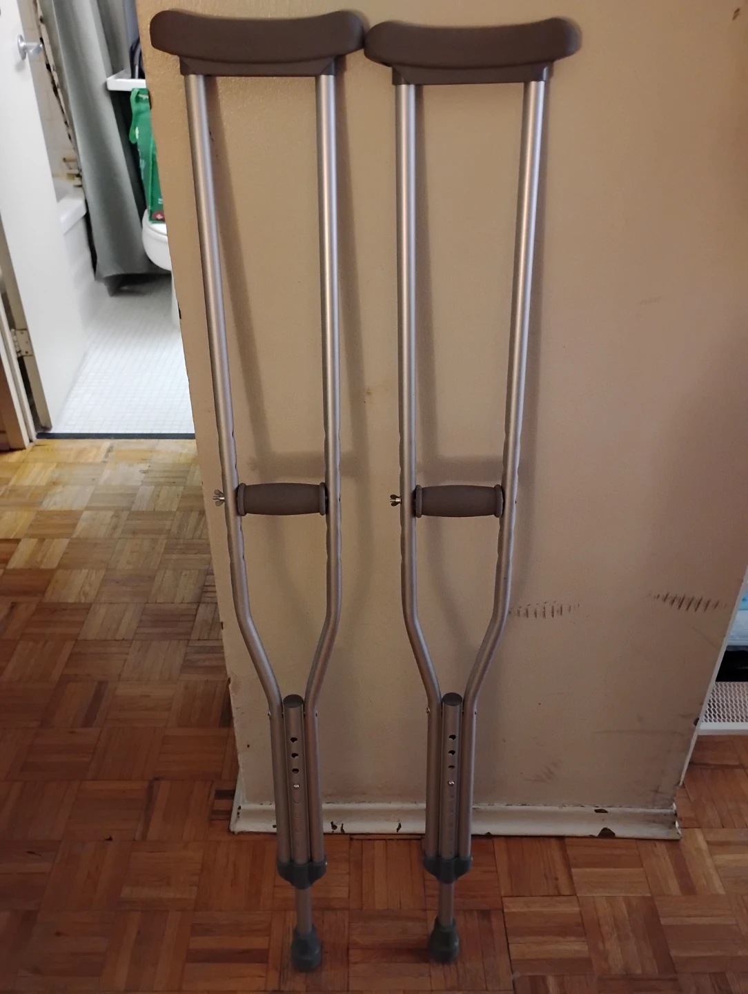 Adjustable Aluminum Crutches