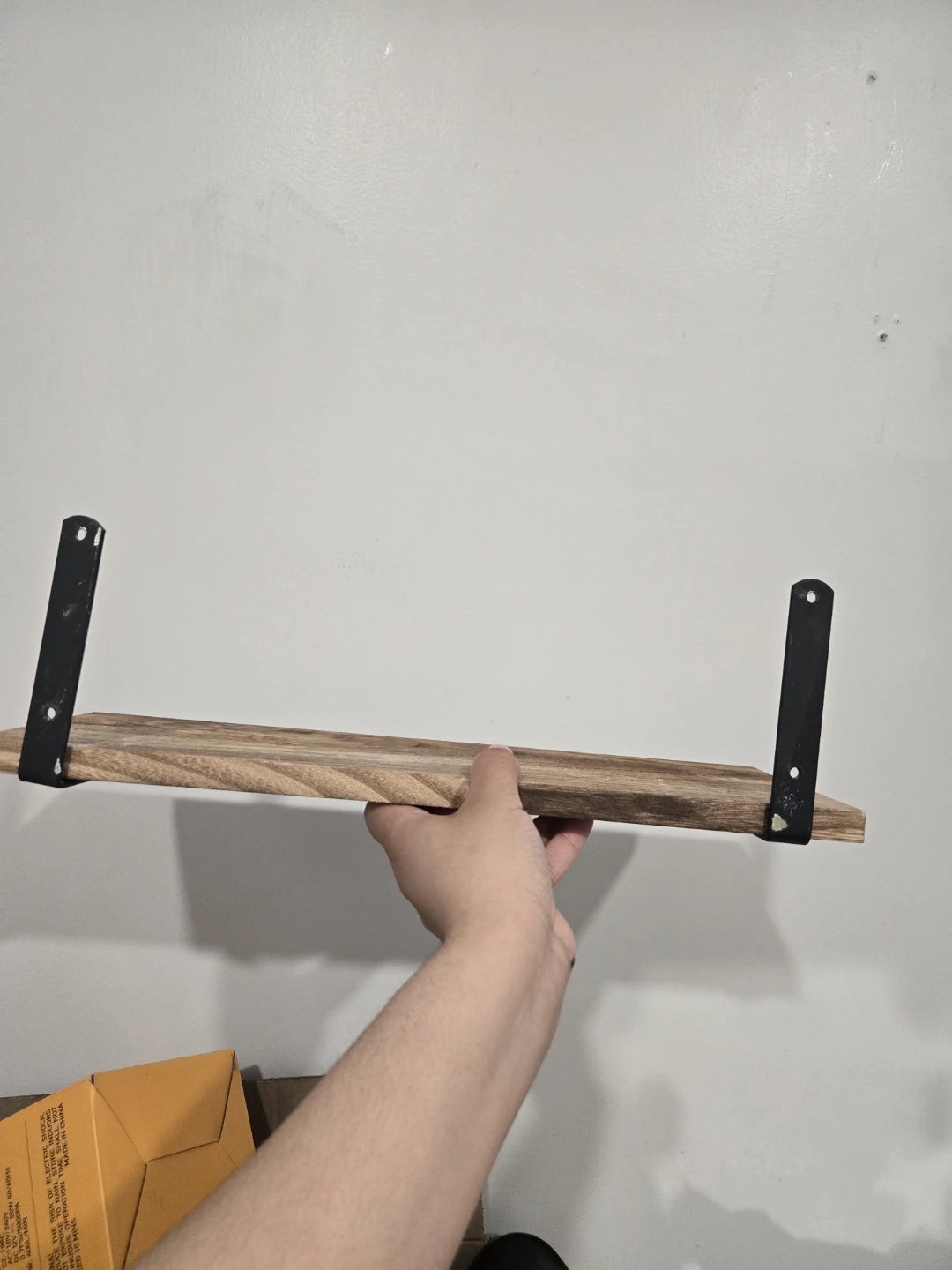10 pieces Wooden Wall Shelf with Black Brackets - photo 2