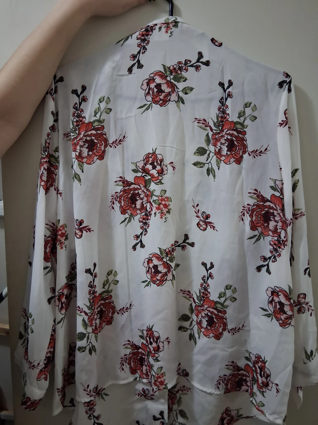 Ardene Women's White Floral Print V-Neck Blouse Size 1X - photo 2