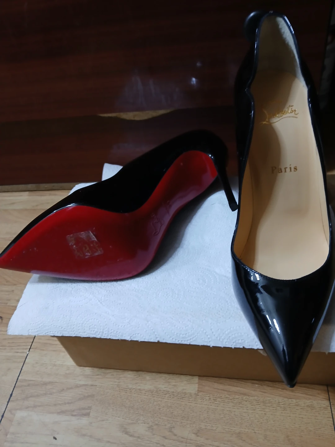 Christian Louboutin Hot Chick 100 Patent Heels Black Size 39 - photo 4