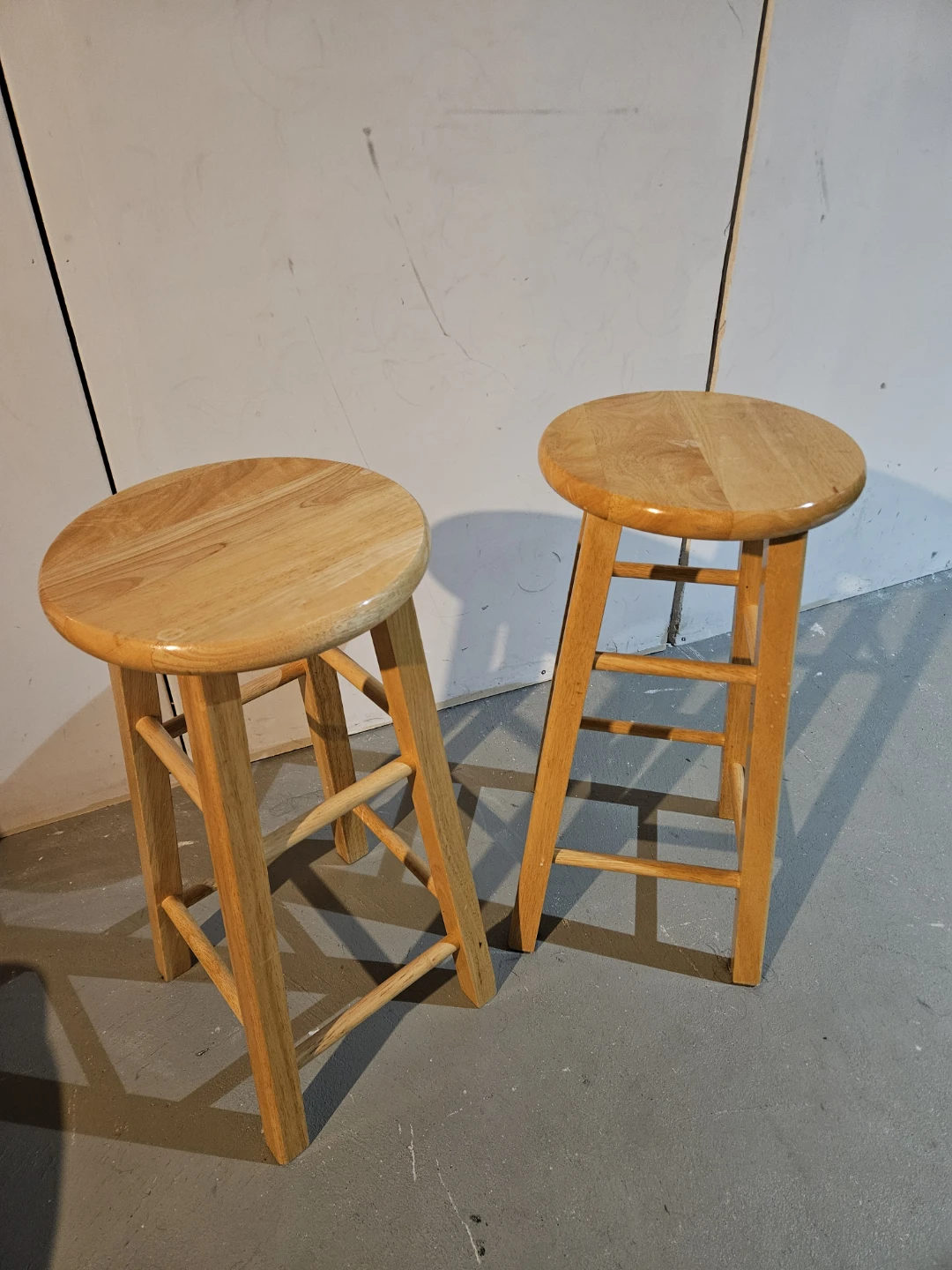 Set of 2 Wooden Bar Stools