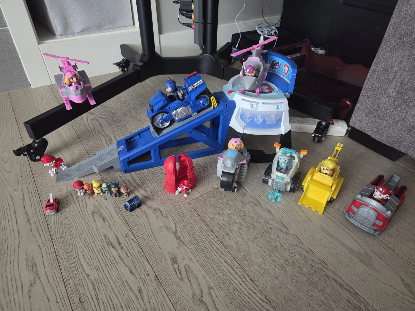 Paw Patrol Lookout Tower Playset with Vehicles and Figures