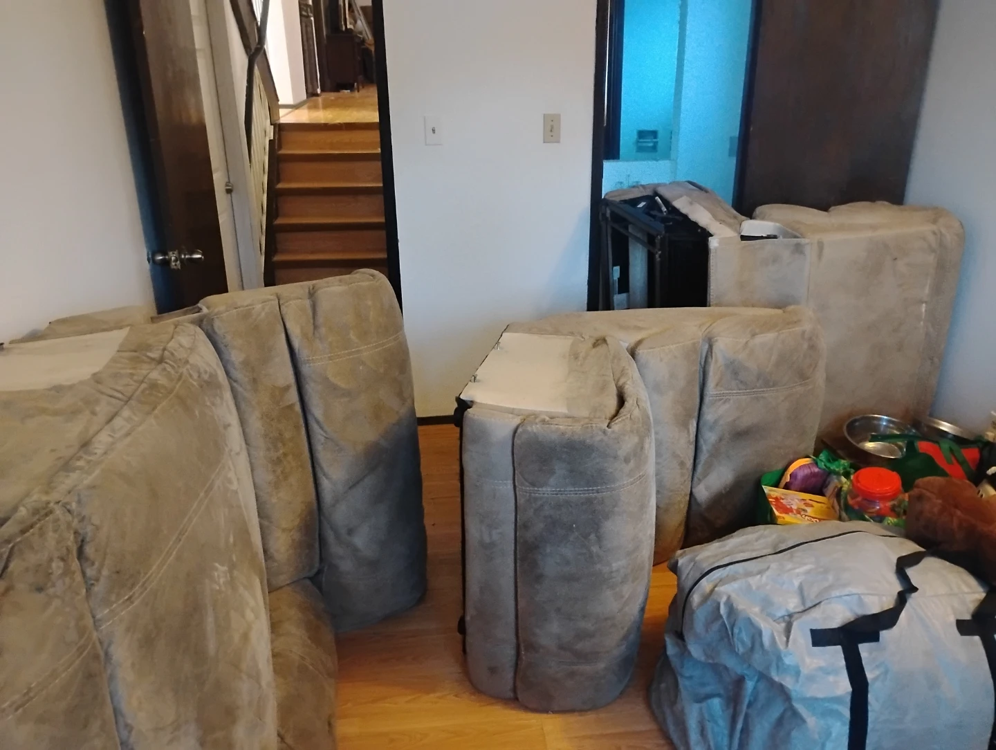 Sectional couch - photo 2