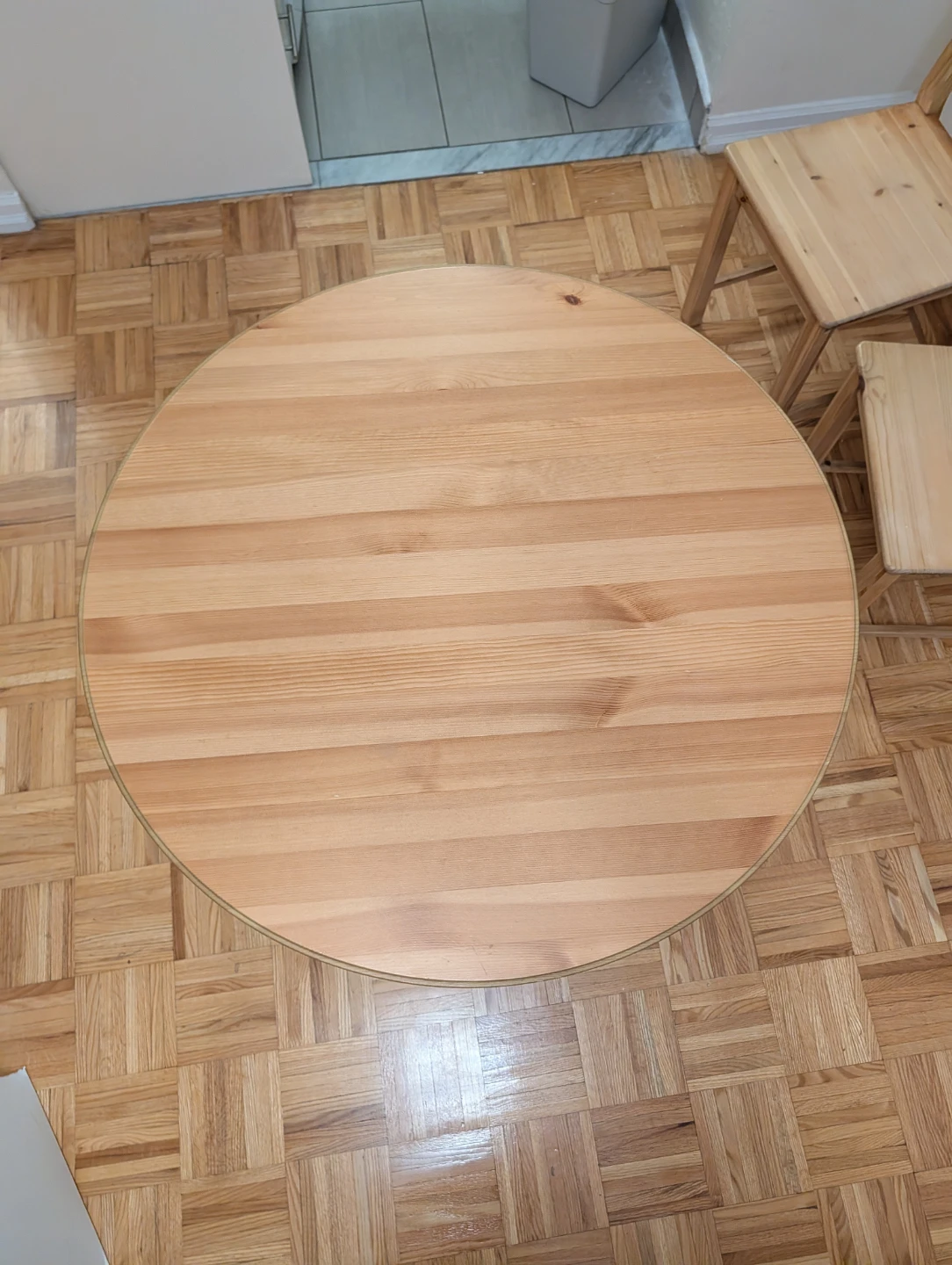 Round Wooden IKEA Dining Table with 2 chairs - photo 3