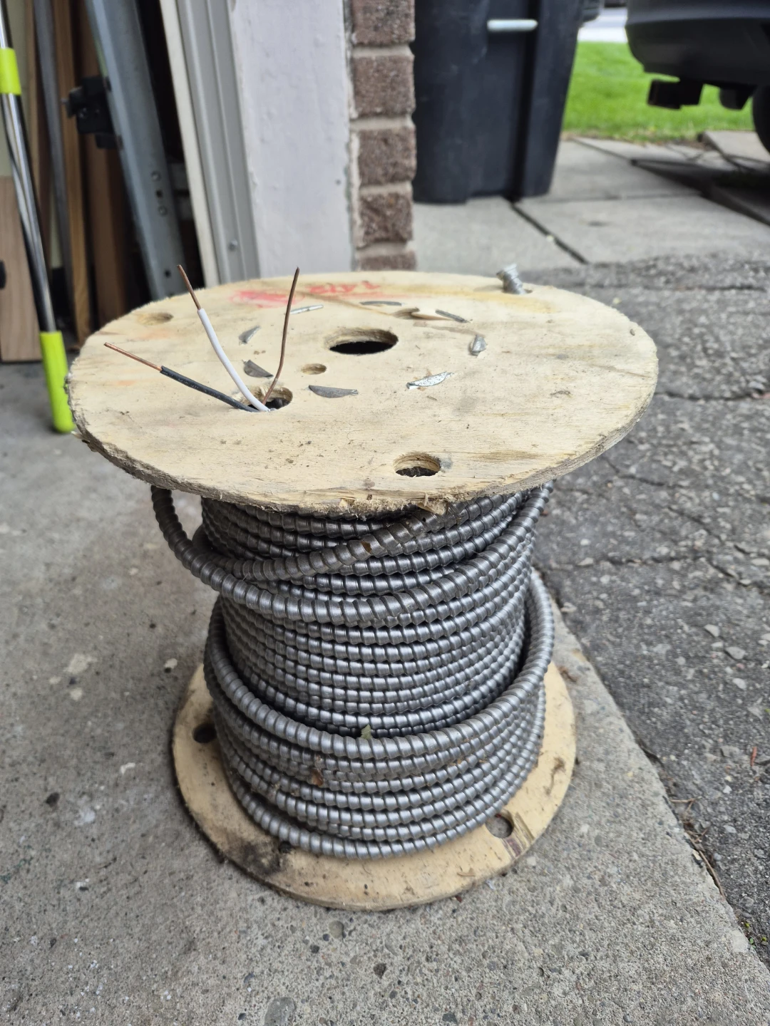 Roll of Metal Electrical Conduit 125'