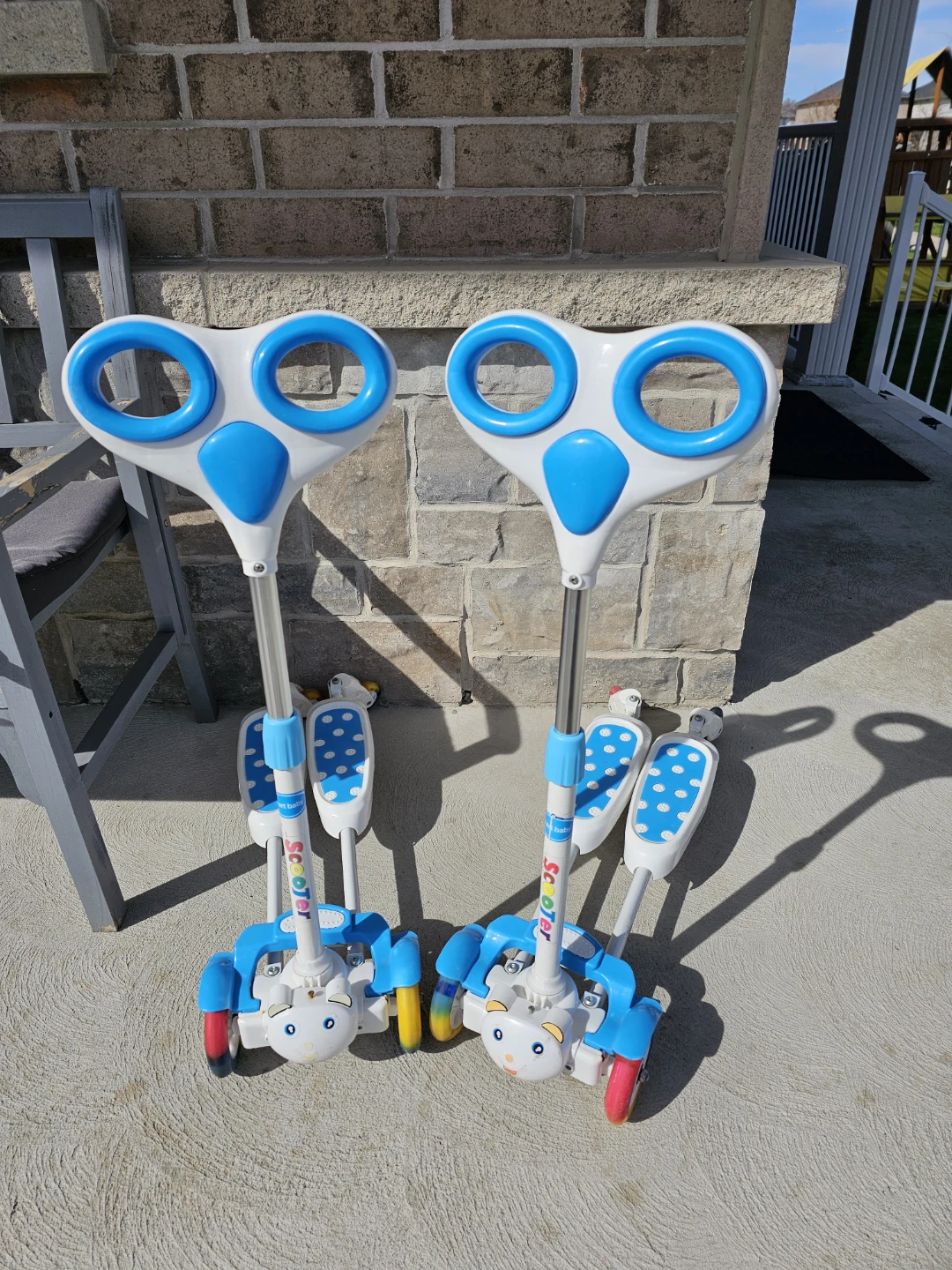 2 Kids Scissor Scooters Blue and White - photo 2