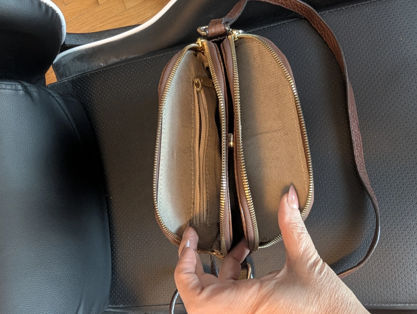 Brown Leather Crossbody Bag - photo 2