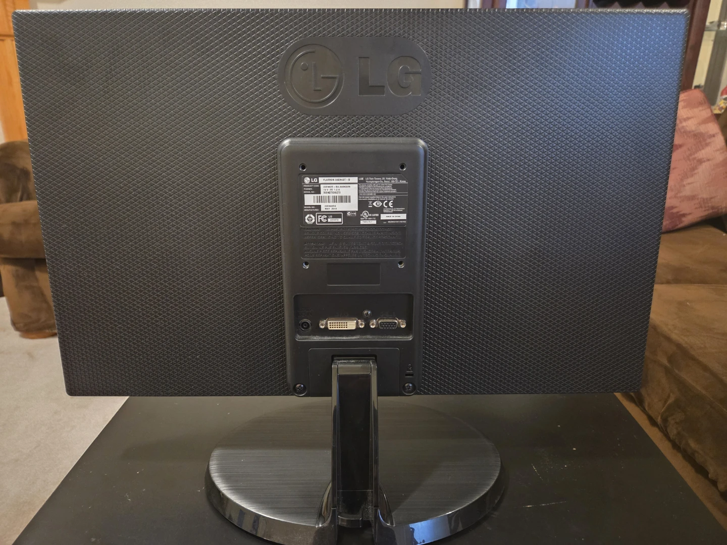LG Flatron E2260V-PN 22" Monitor - photo 2