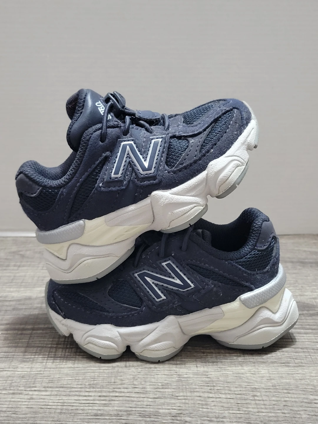 New Balance 9060 Kids Sneakers Size 5