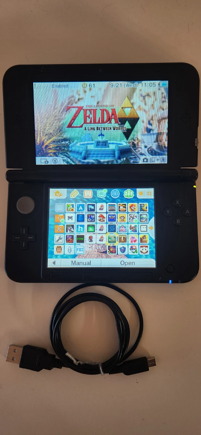 Nintendo 3DS XL - photo 3