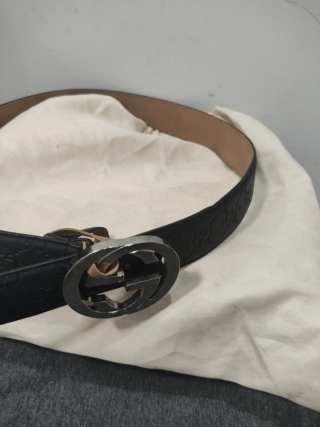 Gucci Black Leather Belt with GG Buckle - Size 80/32 - photo 2