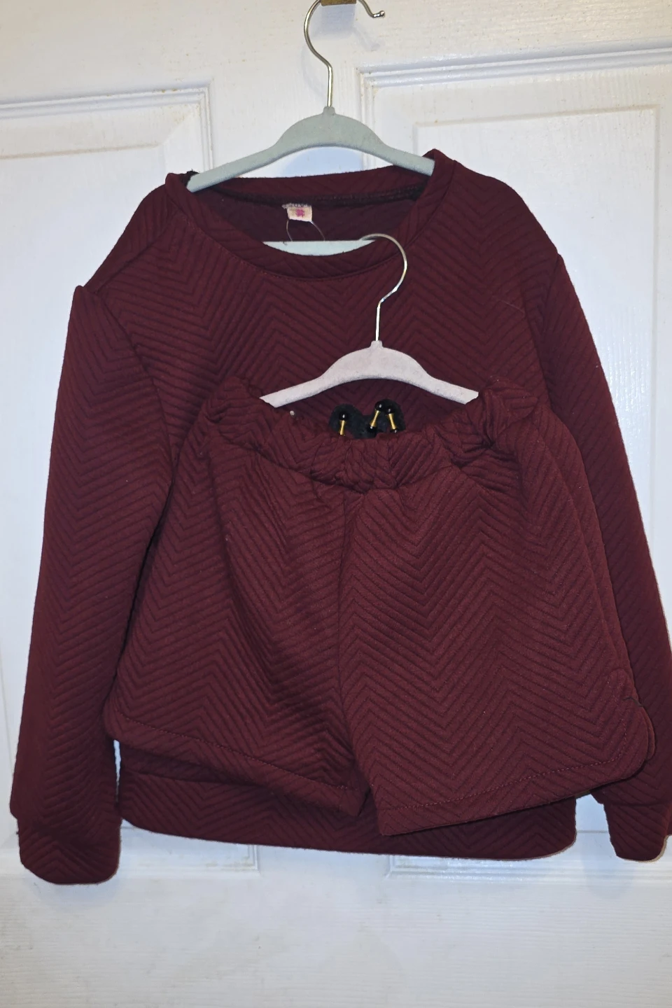 Maroon Quilted Sweatshirt and Shorts Set with Embellishment - photo 2
