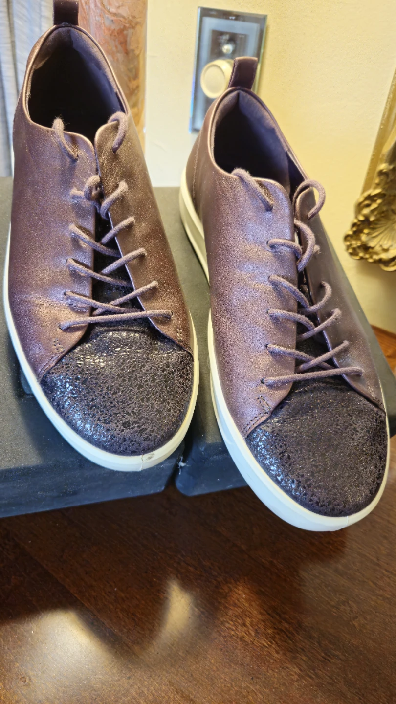 ECCO Leather Sneakers - Size 8 - Rose Gold