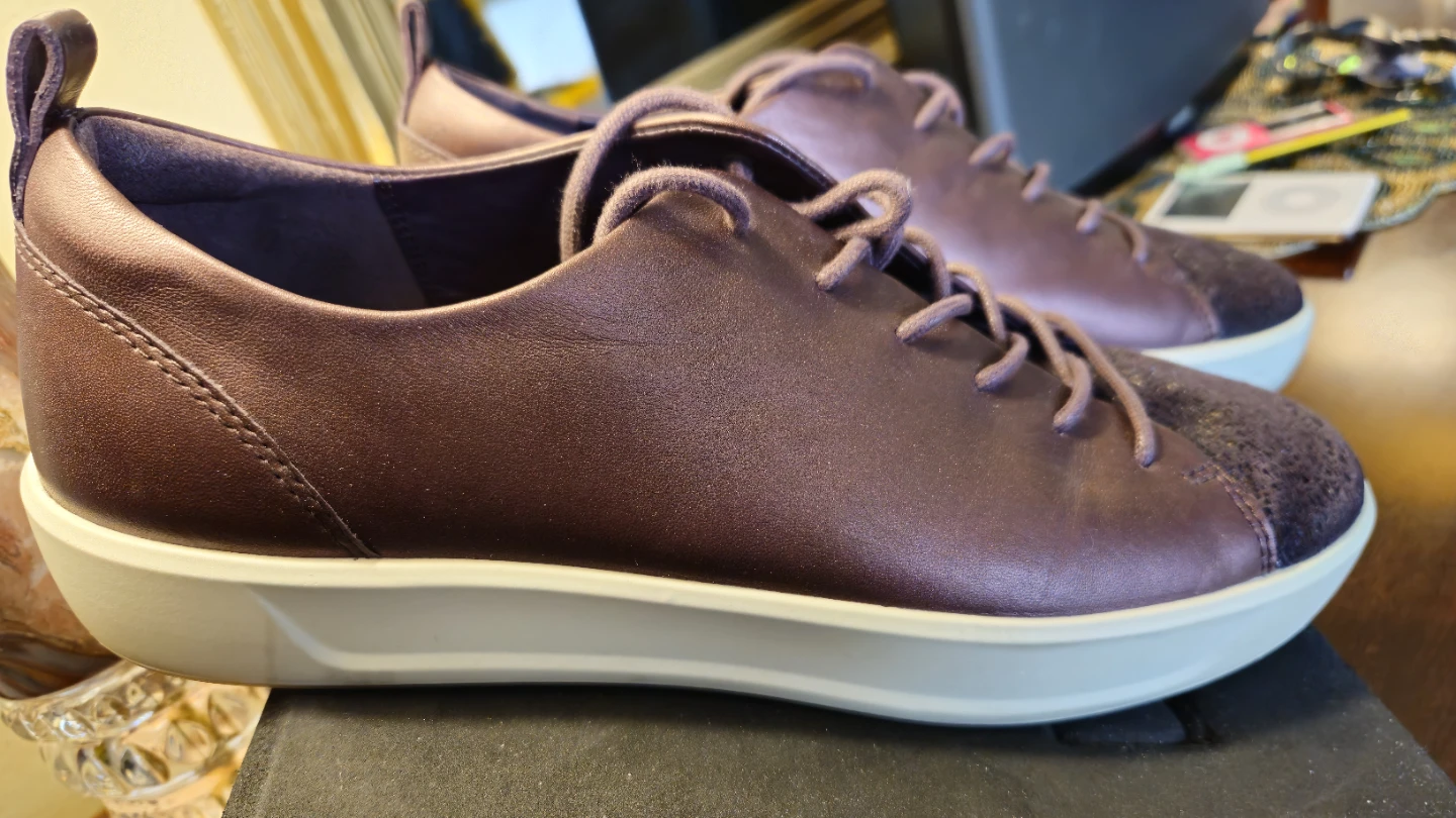 ECCO Leather Sneakers - Size 8 - Rose Gold - photo 2