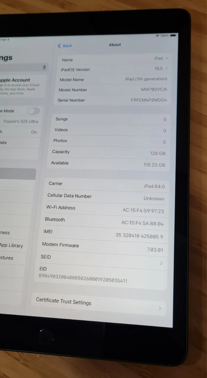 iPad (7th Gen) 128GB with case - photo 3