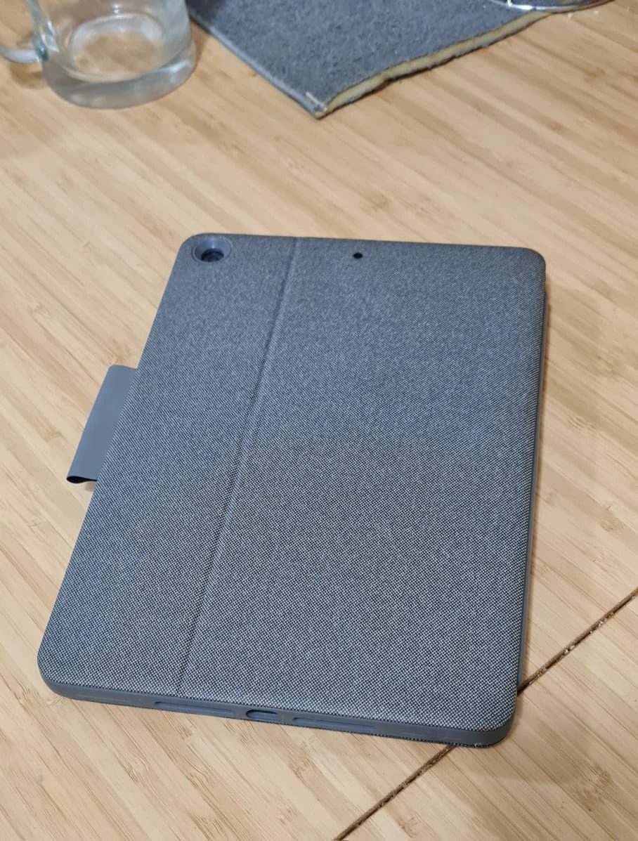 iPad (7th Gen) 128GB with case - photo 5