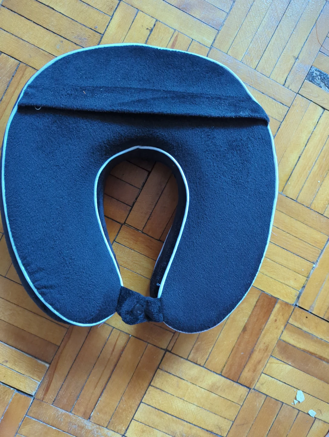 Black Neck Pillow new  never used - photo 2